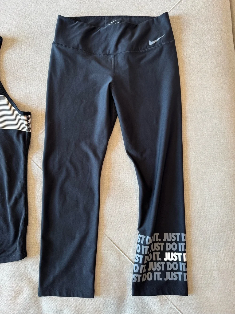 Nike Black Cropped Leggings and Tank Top Set with 'JUST DO IT' Graphic